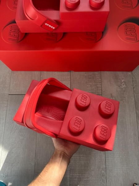 Sabot Crocs Lego brick red