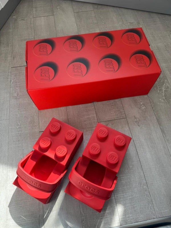 Sabot Crocs Lego brick red 2