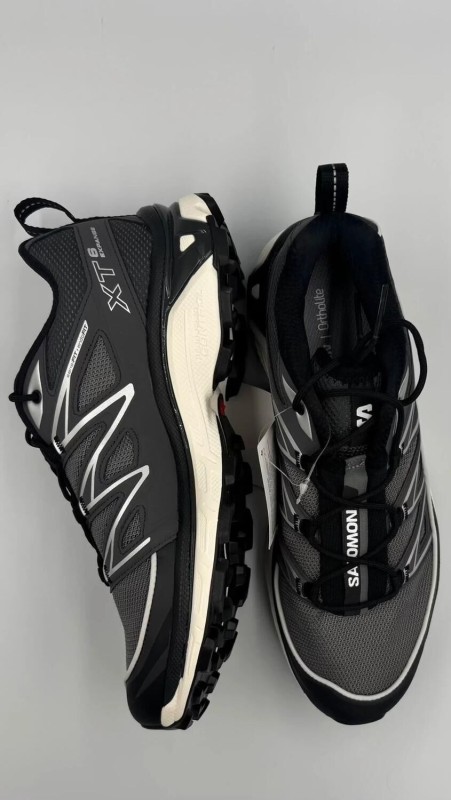 Salomon XT-6 black and white/ noir et blanc - 40 2