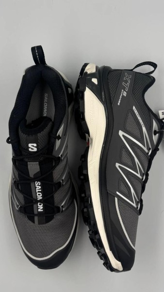Salomon XT-6 black and white/ noir et blanc - 40