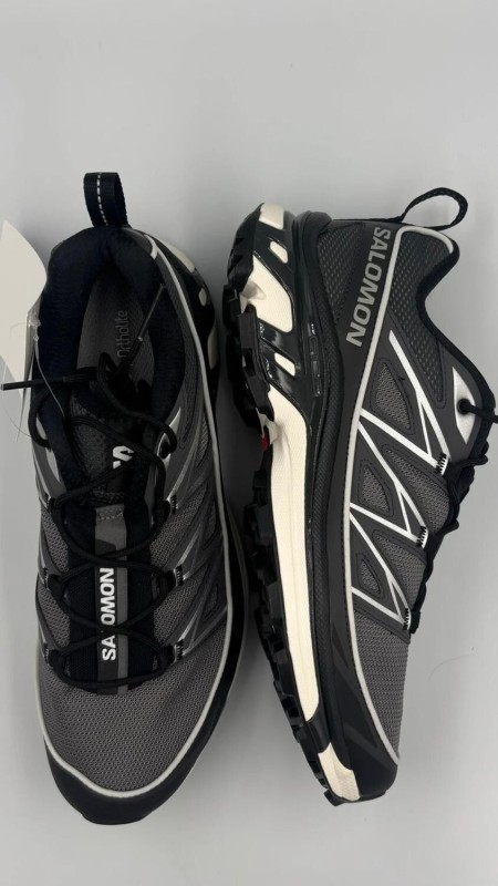 Salomon XT-6 black and white/ noir et blanc - 40 2