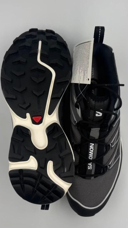 Salomon XT-6 black and white/ noir et blanc - 40 2