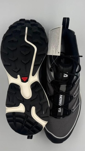 Salomon XT-6 black and white/ noir et blanc - 40