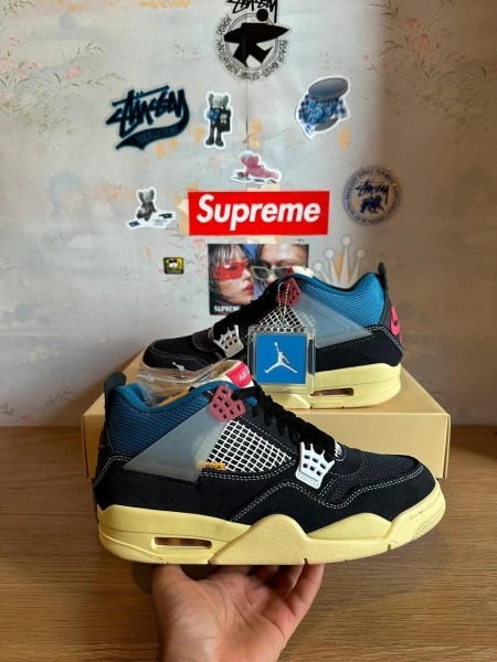 Jordan 4 Union off noir