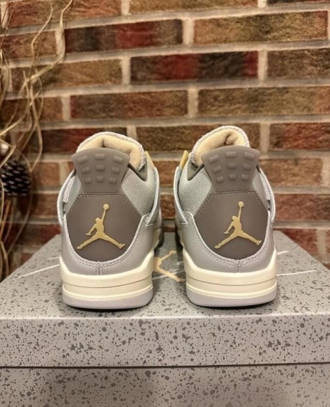 Jordan 4 Craft Photon Dust
