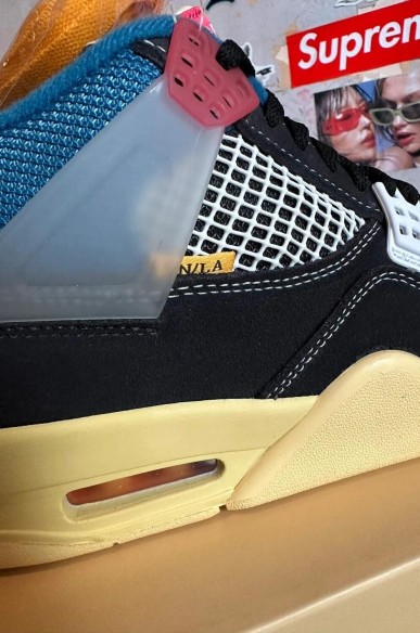 Jordan 4 Union off noir
