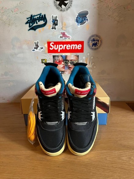 Jordan 4 Union off noir
