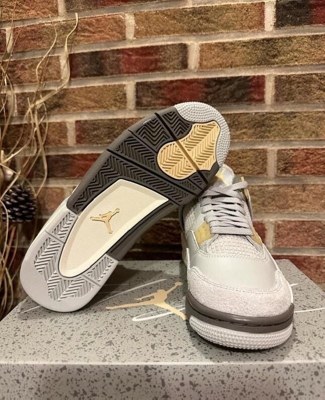 Jordan 4 Craft Photon Dust 2