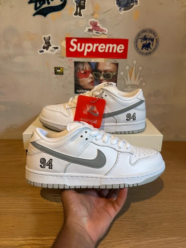 Nike dunk low supreme 94 white / blanc