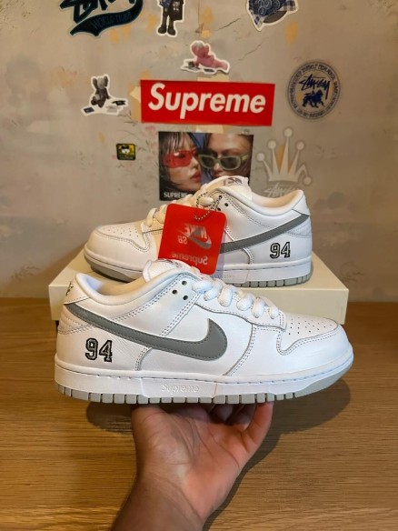 Nike dunk low supreme 94 white / blanc