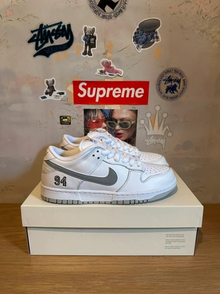 Nike dunk low supreme 94 white / blanc
