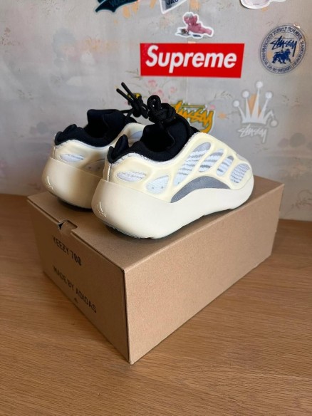 Yeezy 700 v3 Azael