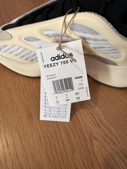 Yeezy 700 v3 Azael
