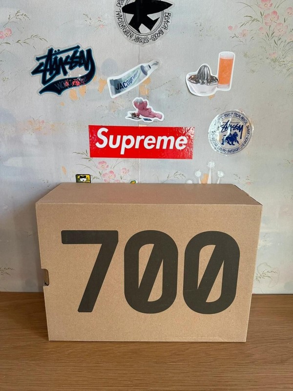 Yeezy 700 v3 Azael 2