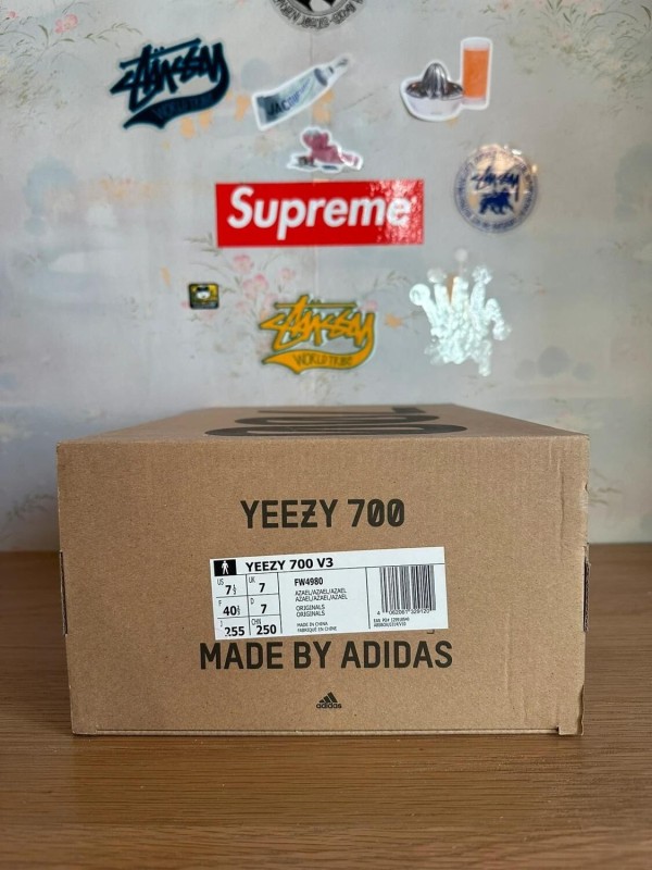 Yeezy 700 v3 Azael 2