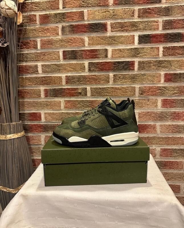 Jordan 4 Retro SE Craft Olive