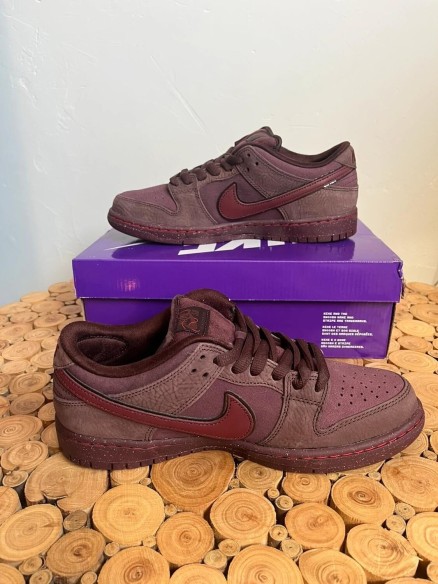 Nike dunk low sb city of love bordeaux