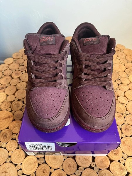 Nike dunk low sb city of love bordeaux
