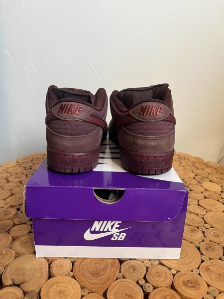 Nike dunk low sb city of love bordeaux