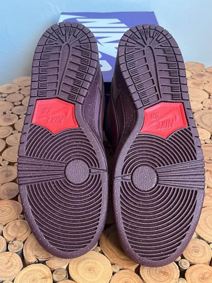 Nike dunk low sb city of love bordeaux