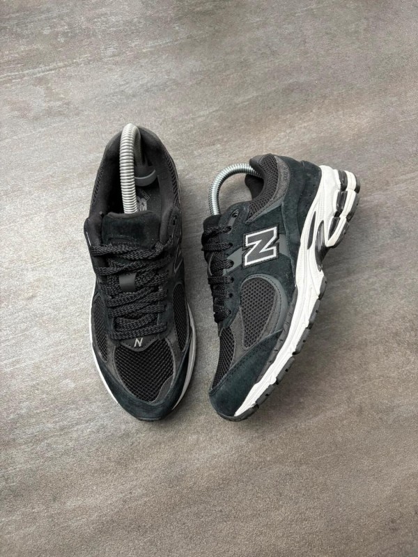 New balance 2002r black - taille 36