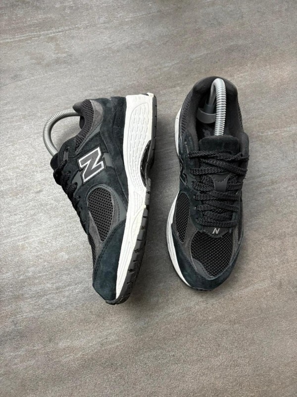 New balance 2002r black - taille 36 2