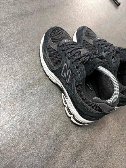 New balance 2002r black - taille 36