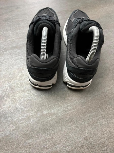 New balance 2002r black - taille 36