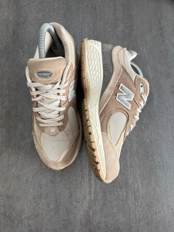 New balance 2002r brown - taille 37,5 2