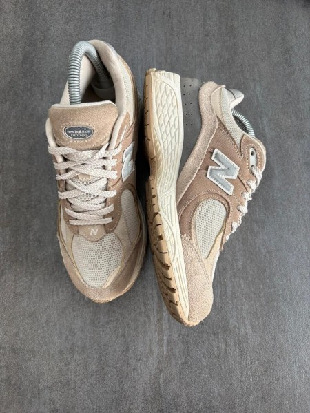 New balance 2002r brown - taille 37,5