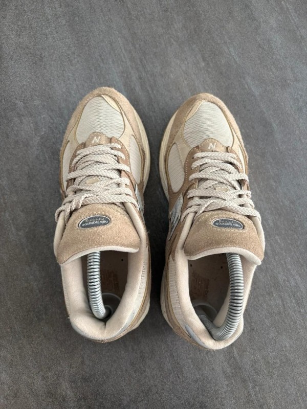 New balance 2002r brown - taille 37,5 2
