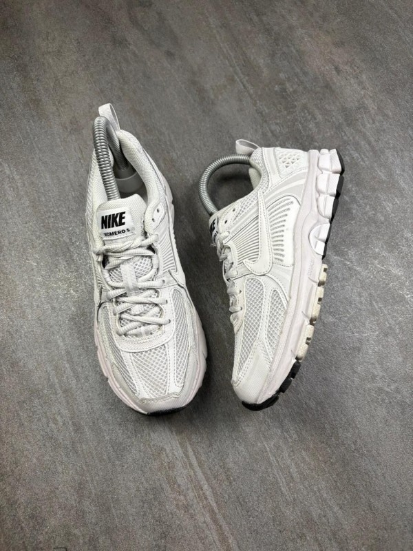 Nike vomero 5 - taille 35,5