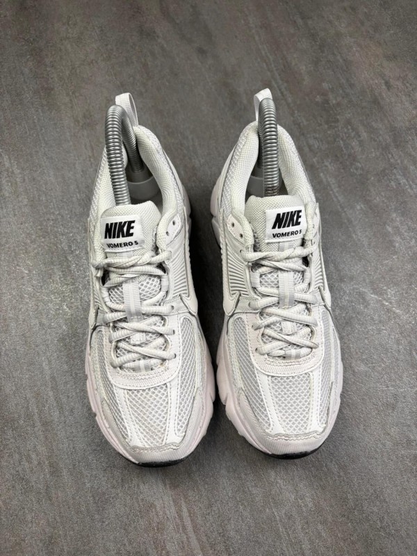 Nike vomero 5 - taille 35,5 2