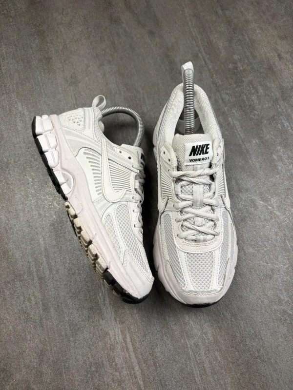 Nike vomero 5 - taille 35,5 2