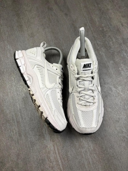 Nike vomero 5 - taille 35,5