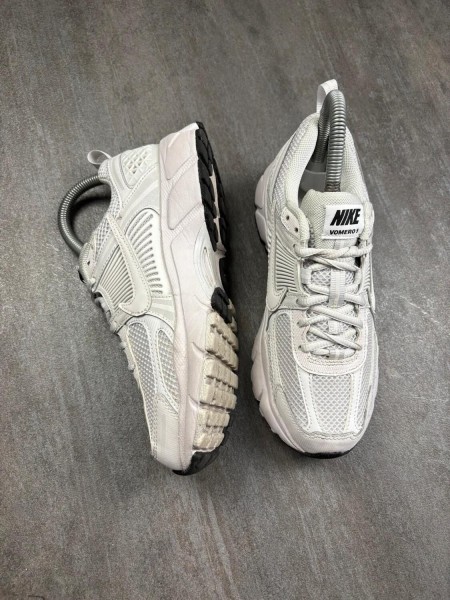 Nike vomero 5 - taille 35,5