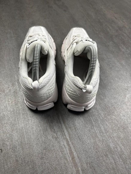 Nike vomero 5 - taille 35,5