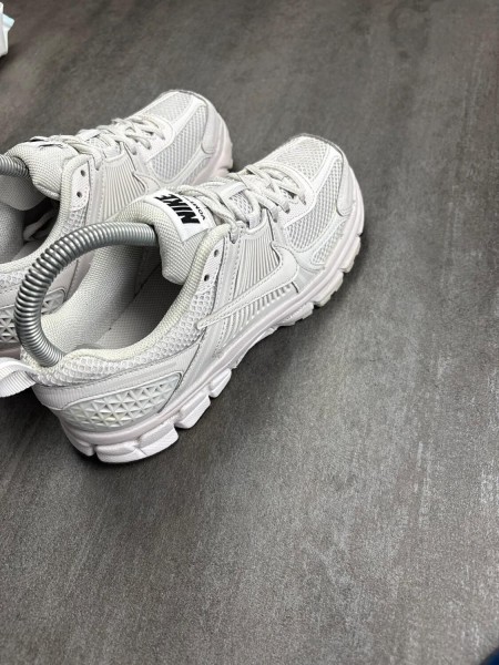 Nike vomero 5 - taille 35,5