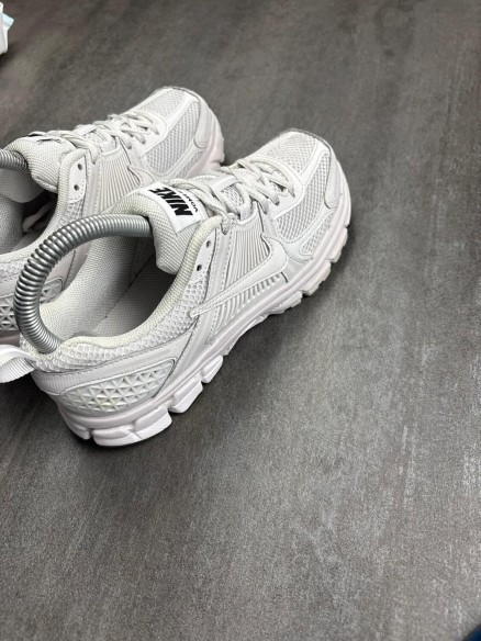 Nike vomero 5 - taille 35,5