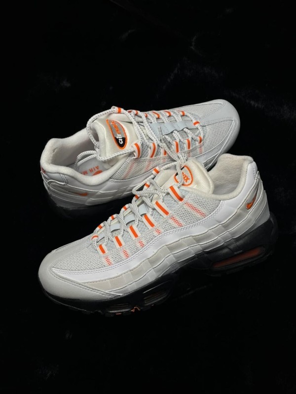 Nike air max 95 wolf grey safety orange pure platinum taille 43 neuf