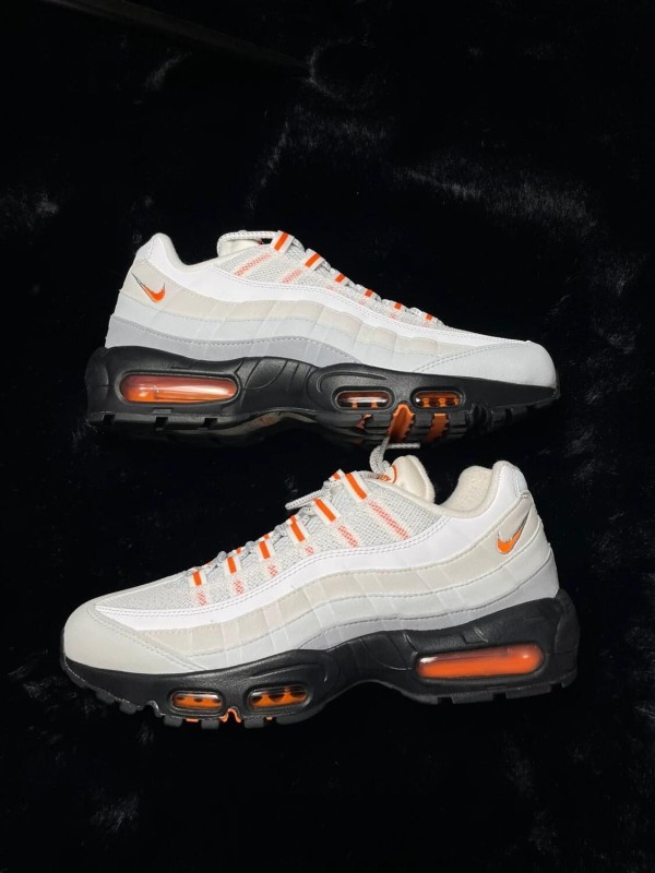 Nike air max 95 wolf grey safety orange pure platinum taille 43 neuf 2