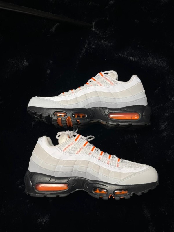Nike air max 95 wolf grey safety orange pure platinum taille 43 neuf 2