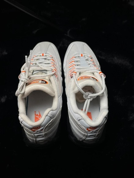 Nike air max 95 wolf grey safety orange pure platinum taille 43 neuf