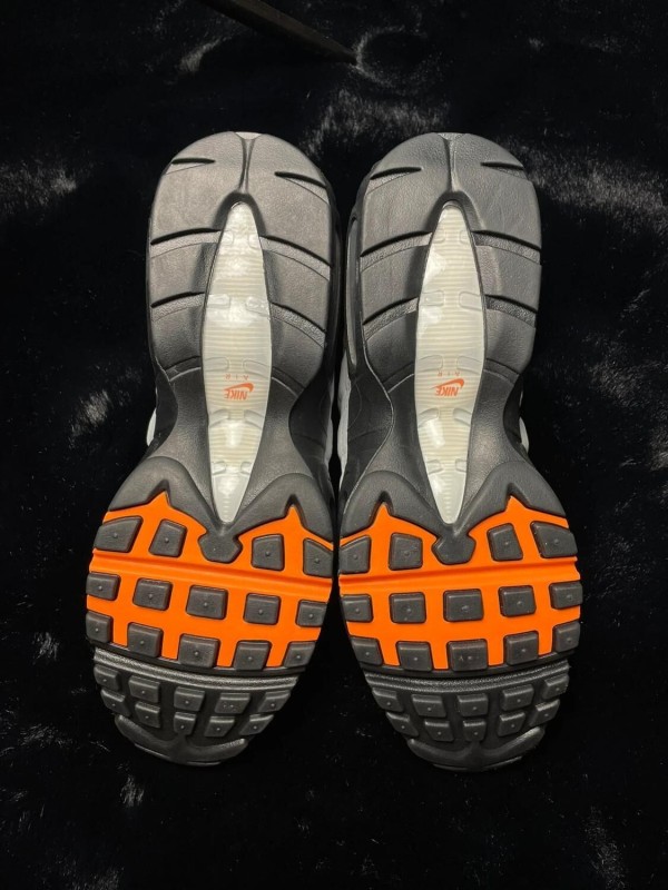 Nike air max 95 wolf grey safety orange pure platinum taille 43 neuf 2