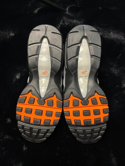 Nike air max 95 wolf grey safety orange pure platinum taille 43 neuf