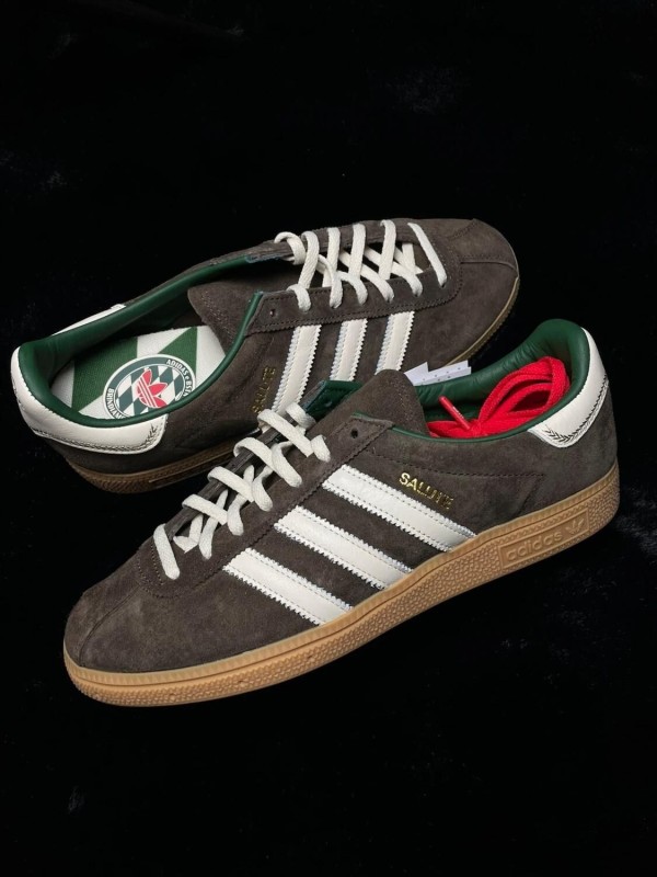 Adidas München BSTN Oktoberfest Italians Weekend Dust Cargo taille 42 2/3 Neuf