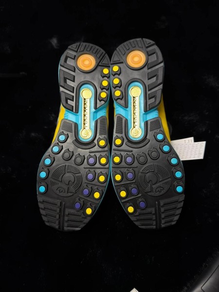 Adidas ZX 8000 Consortium Yellow blue glow - taille 45 1/3