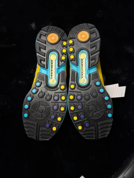 Adidas ZX 8000 Consortium Yellow blue glow - taille 45 1/3