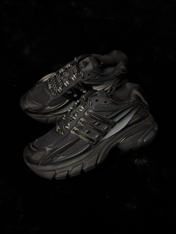 Adidas adistar jellyfish pharrell williams triple black - taille 42