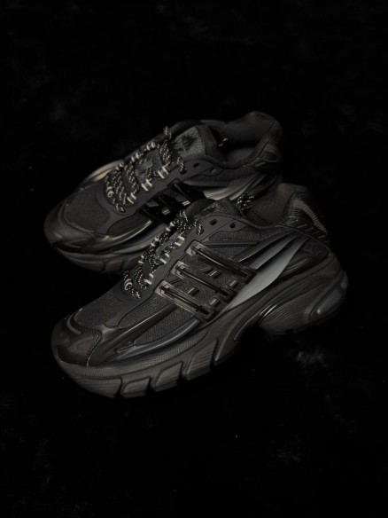 Adidas adistar jellyfish pharrell williams triple black - taille 42
